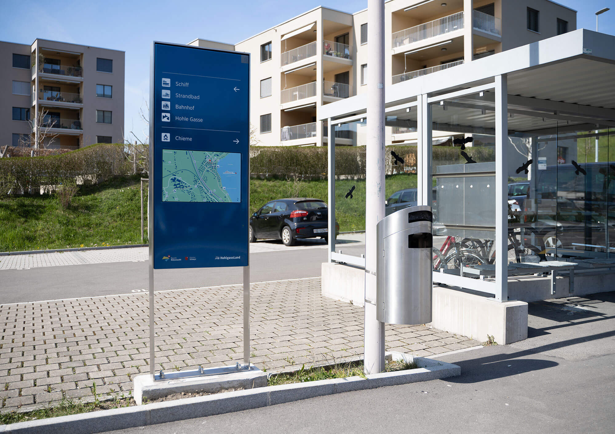 Das Grafik Design der Manufaktur zeigt die Signaletik, der Lageplan, das Layout, die Stele, den Wegweiserund das Produkt Design.
Projektleitung, Corporate Identity, Branding, Entwicklung und Realisation, Grafik, Gestaltung und Design von Manufaktur, Kreation & visuelle Kommunikation. Auch Werbung, Werbe Text, Konzeption, Logo machen wir gerne